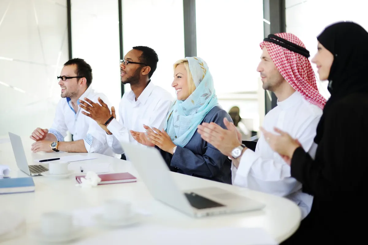 ما هي أهمية لينكدإن للمؤسسات الحكومية والشركات الكبرى السعودية؟