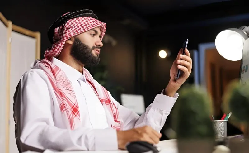 مقدمة: ثورة لغوية رقمية في قلب المملكة