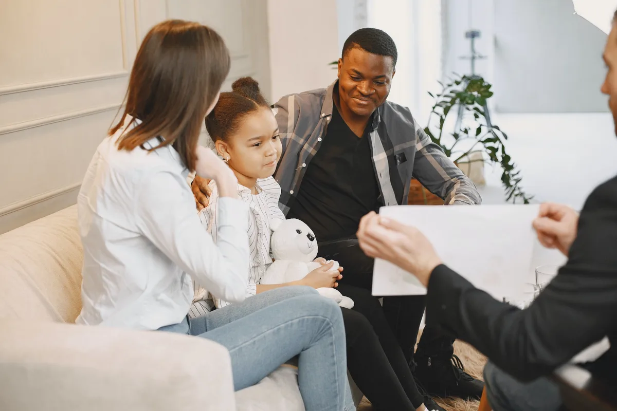 دليل تأسيس مركز استشارات أسرية مرخص: خطوات عملية وشروط أساسية