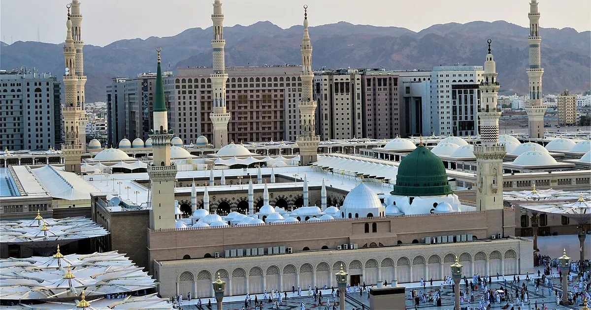 تحول مفهوم الأسرة السعودية: تأثير التغيرات الاقتصادية والاجتماعية على العلاقات الأسرية وأدوار الجنسين في ظل رؤية 2030