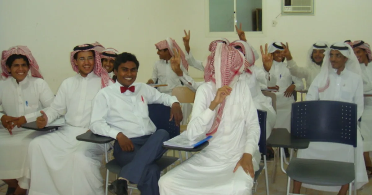 كيف تؤثر هذه المنصات على القيم الاجتماعية لدى الشباب السعودي؟