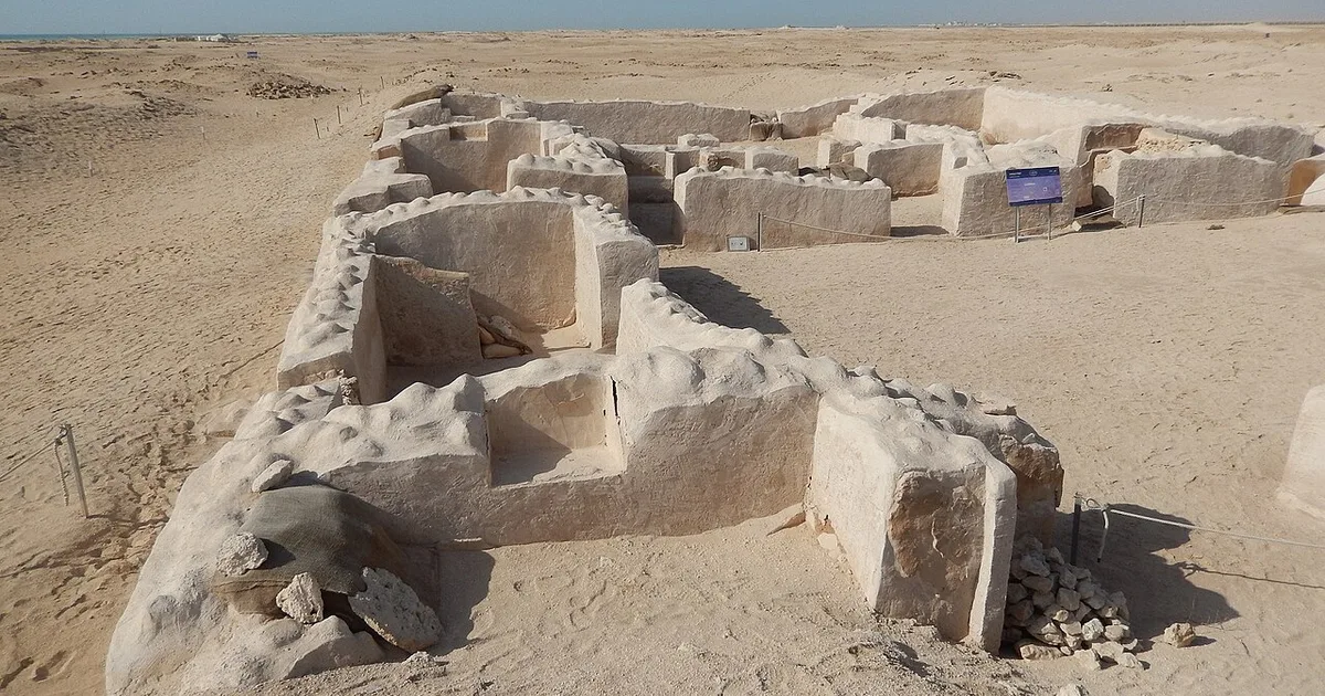 ما هي استراتيجية تطوير المواقع الأثرية في العلا؟